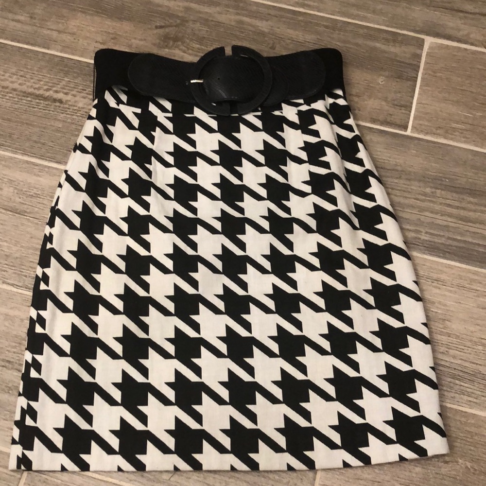 Houndstooth skirt
